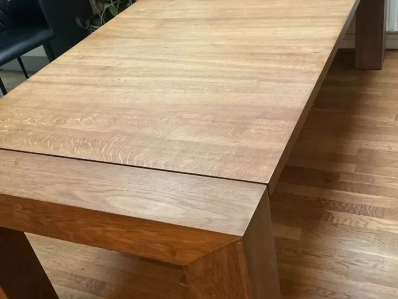 Billede 1 - 12 personers massiv egetræs bord