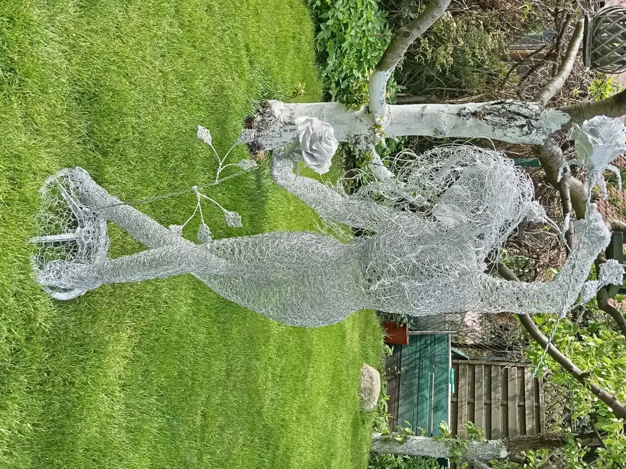 Billede 2 - Dekoration, ornament,haveskulptur - Dans med roser
