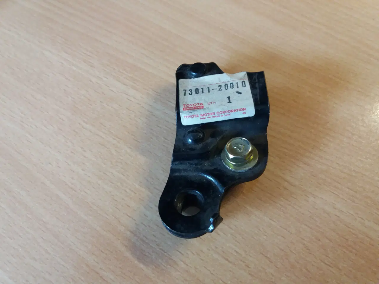 Billede 1 - Holder for sikkerhedssele Toyota Corona