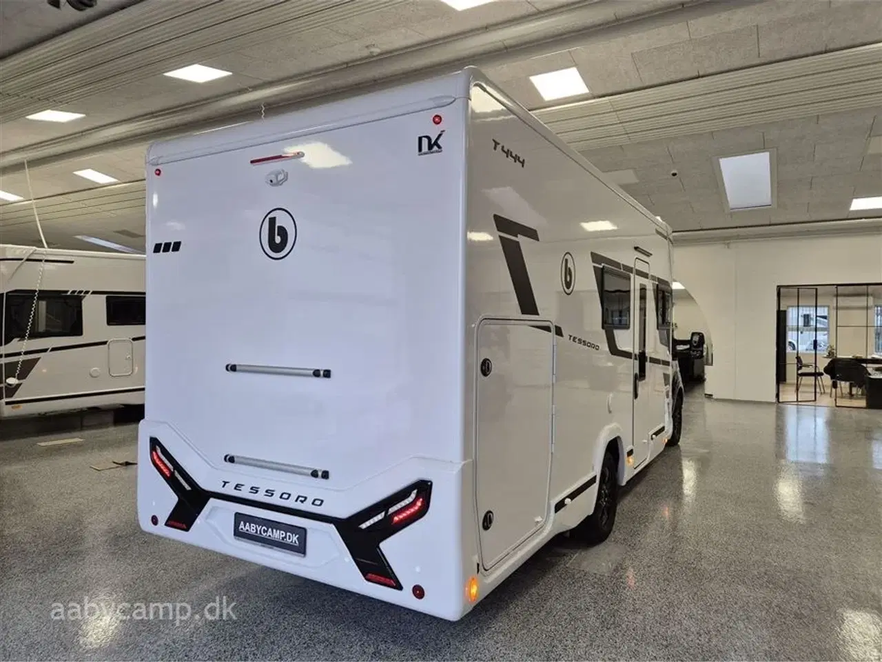 Billede 2 - 2026 - Benimar Tessoro 444   Nk Pakke. 8 trins Automatgear. 200W solceller. Webasto Dieselfyr. Kompressor køleskab.