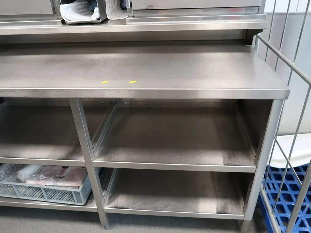Billede 2 - Rustfri stålbord med indhold og varmeskuffe HATCO Drawer Wamer