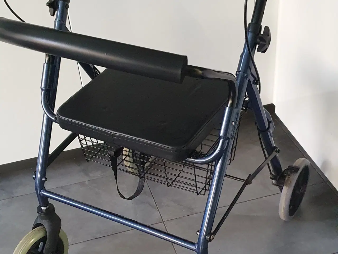 Billede 3 - Rollator letvægts aluminium, sammenklappelig 