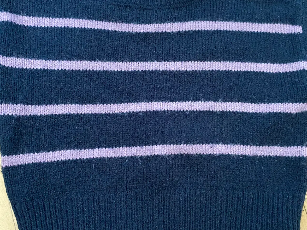 Billede 3 - Strikbluse (kort model) 