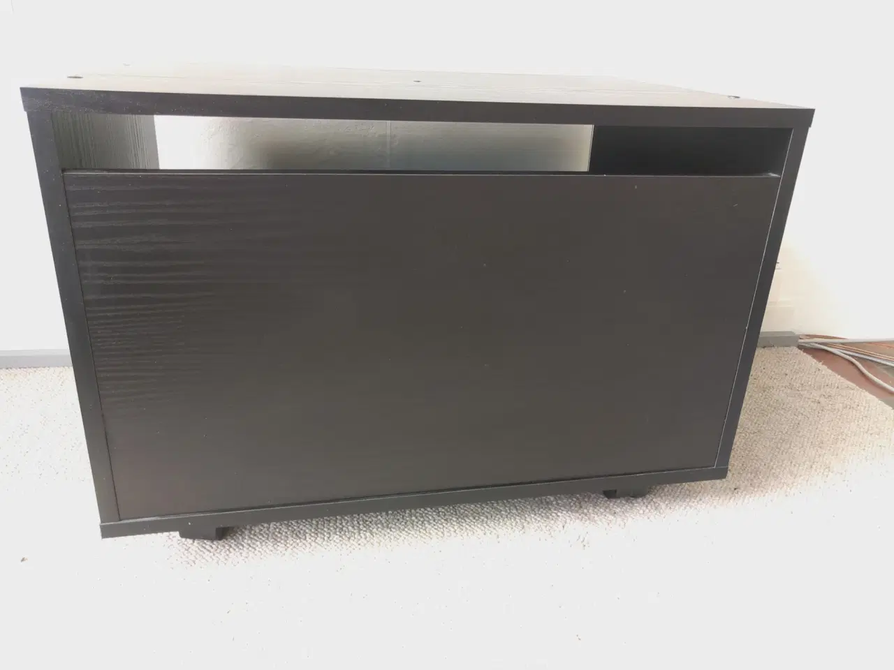 Billede 4 - Sort tv-bord / mediabænk med glaslåger