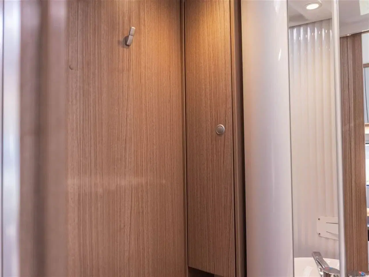 Billede 31 - 2021 - Carado I 338 Aut.   Topudstyret Helintegreret Carado med automatgear