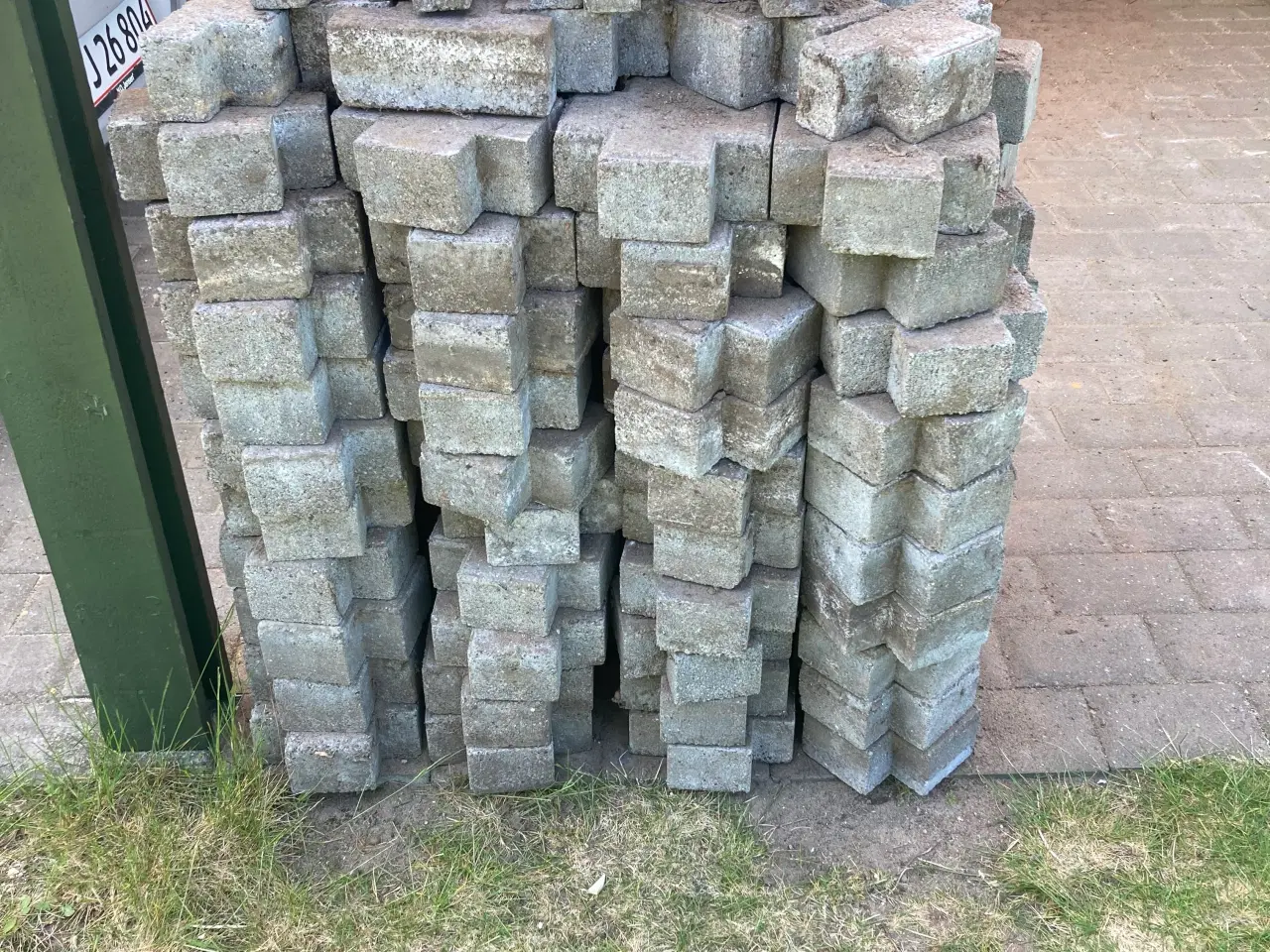 Billede 2 - Beton fliser, 20x20, plusformet mønster