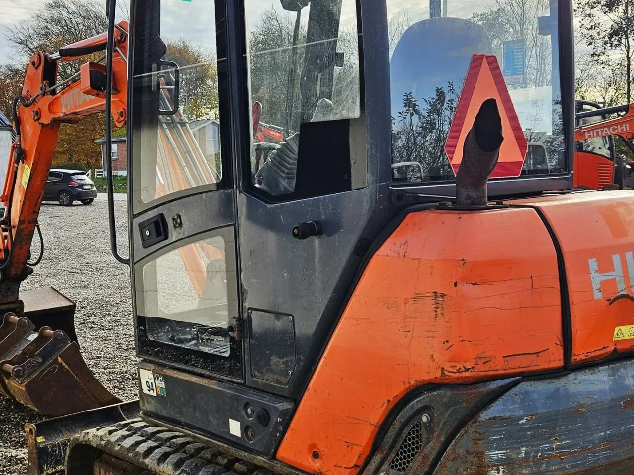 Billede 4 - Hitachi ZX27-3 / powertilt og skovlsæt / årgang 2013