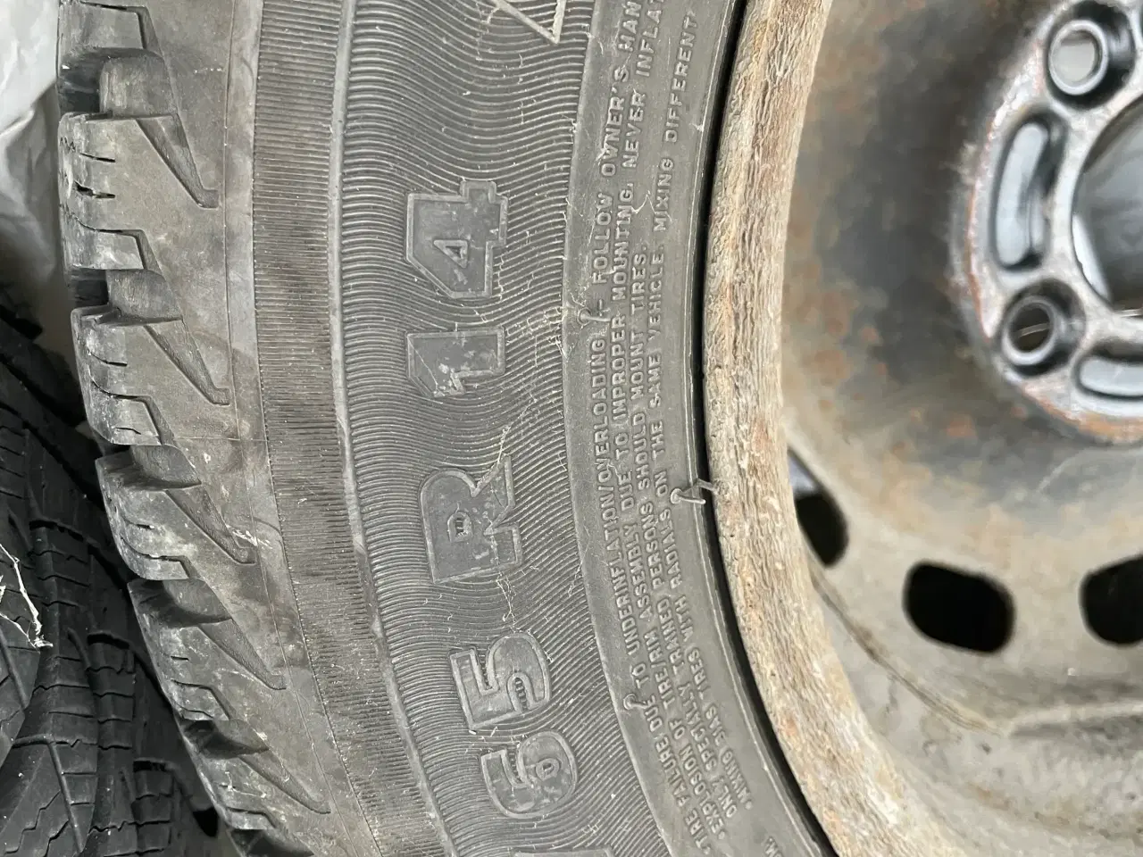 Billede 4 - Michelin vinterdæk med fælge 175/65/14 Ford Fiesta