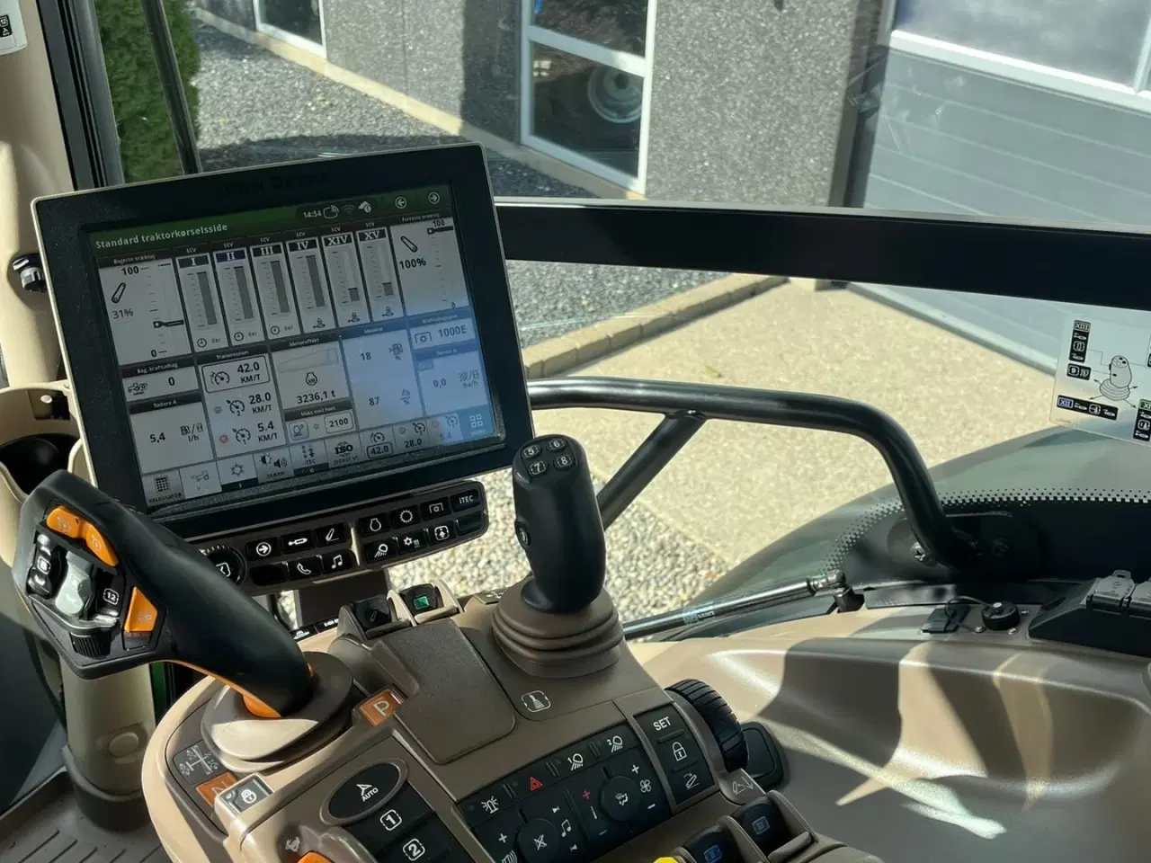 Billede 8 - John Deere 6195R Ultimate Edition, CommandPro, Meget velholdt traktor