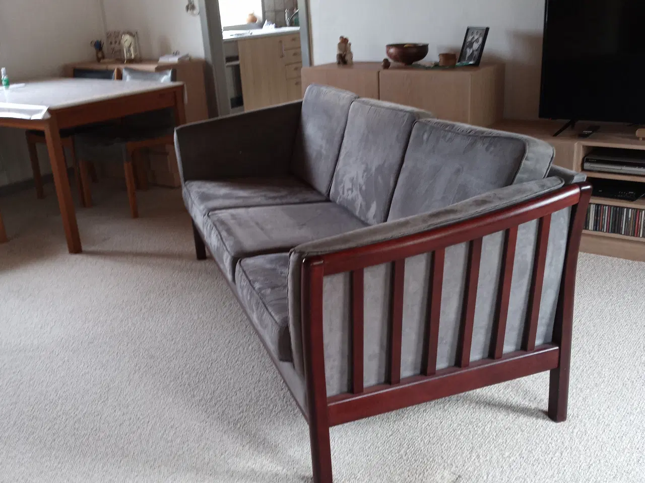 Billede 3 - Velholdt tremmesofa