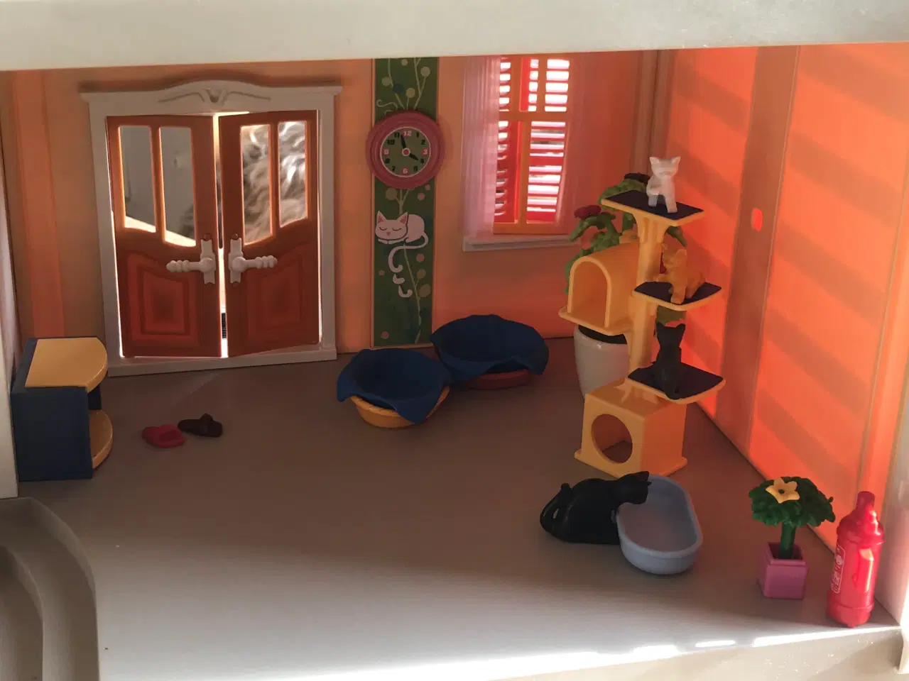 Billede 7 - Stort dukkehus 