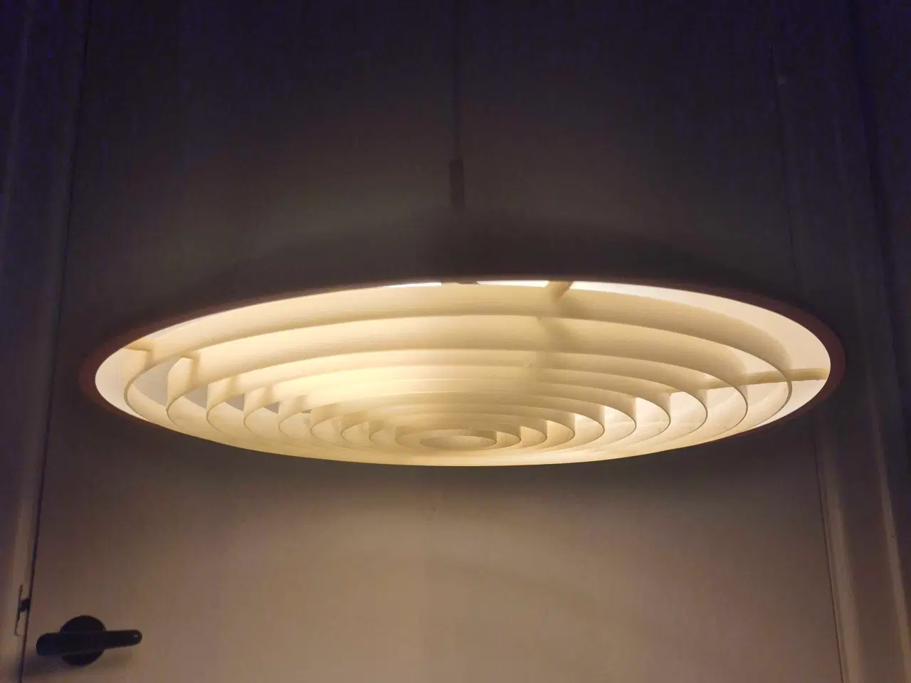 Billede 6 - Rød retrolampe med lækkert design