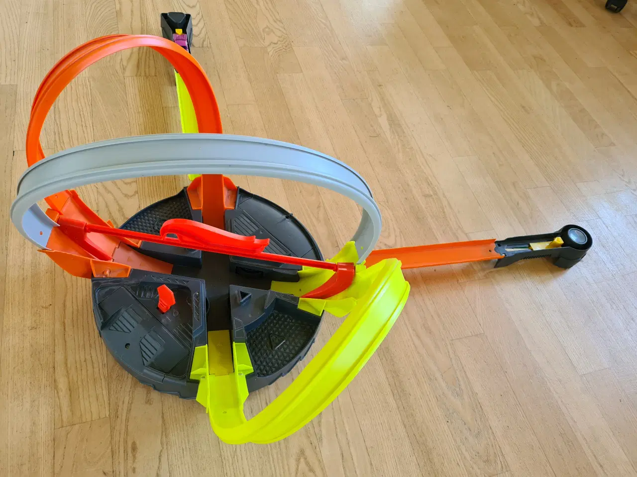 Billede 1 - Hot wheelsbane med loop