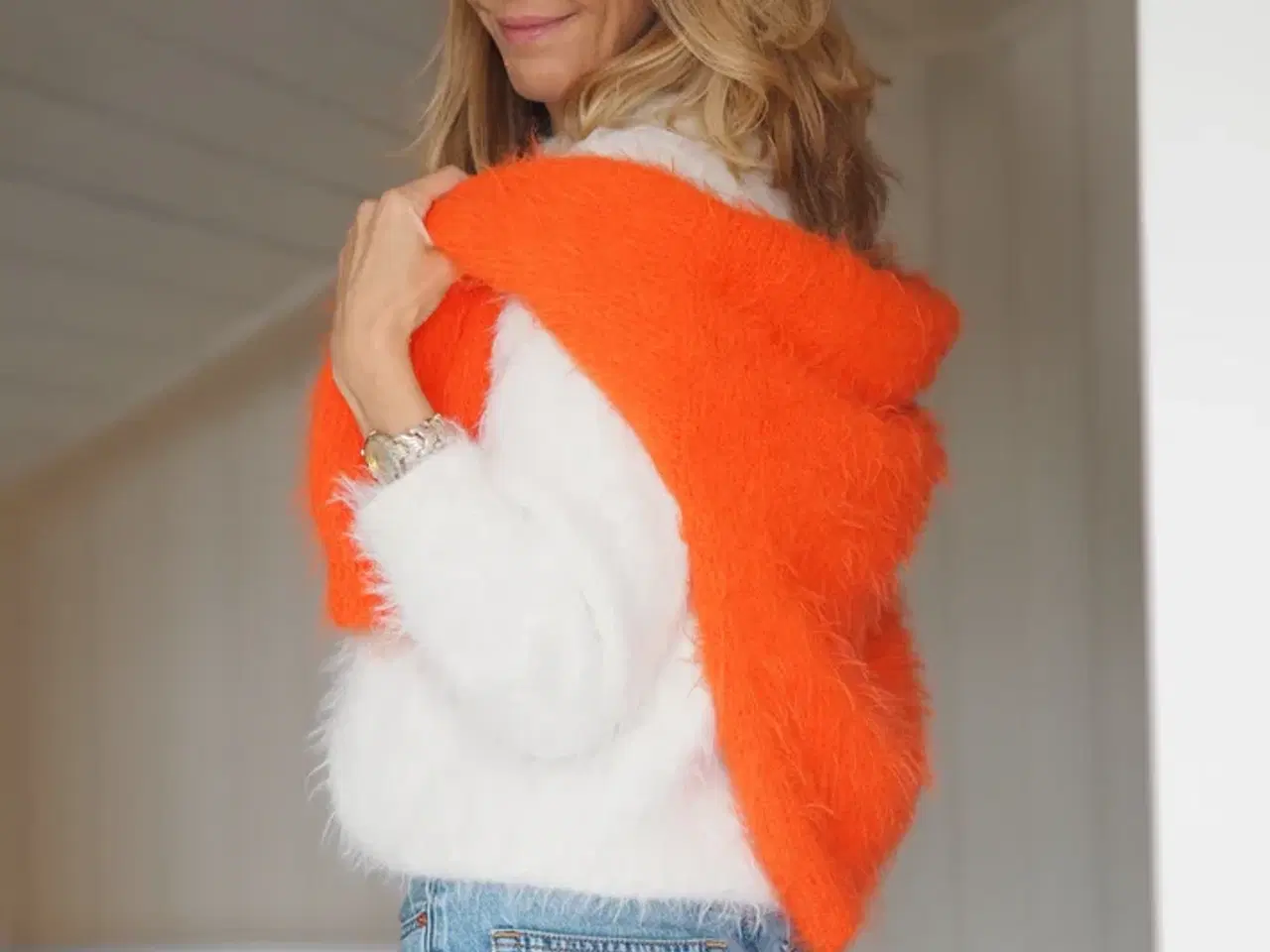 Billede 5 - StrikkeKit “Fuzzy Sweater” (Opskrift + Garn)
