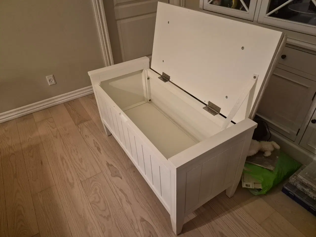 Billede 2 - Flot bænk med opbevaring