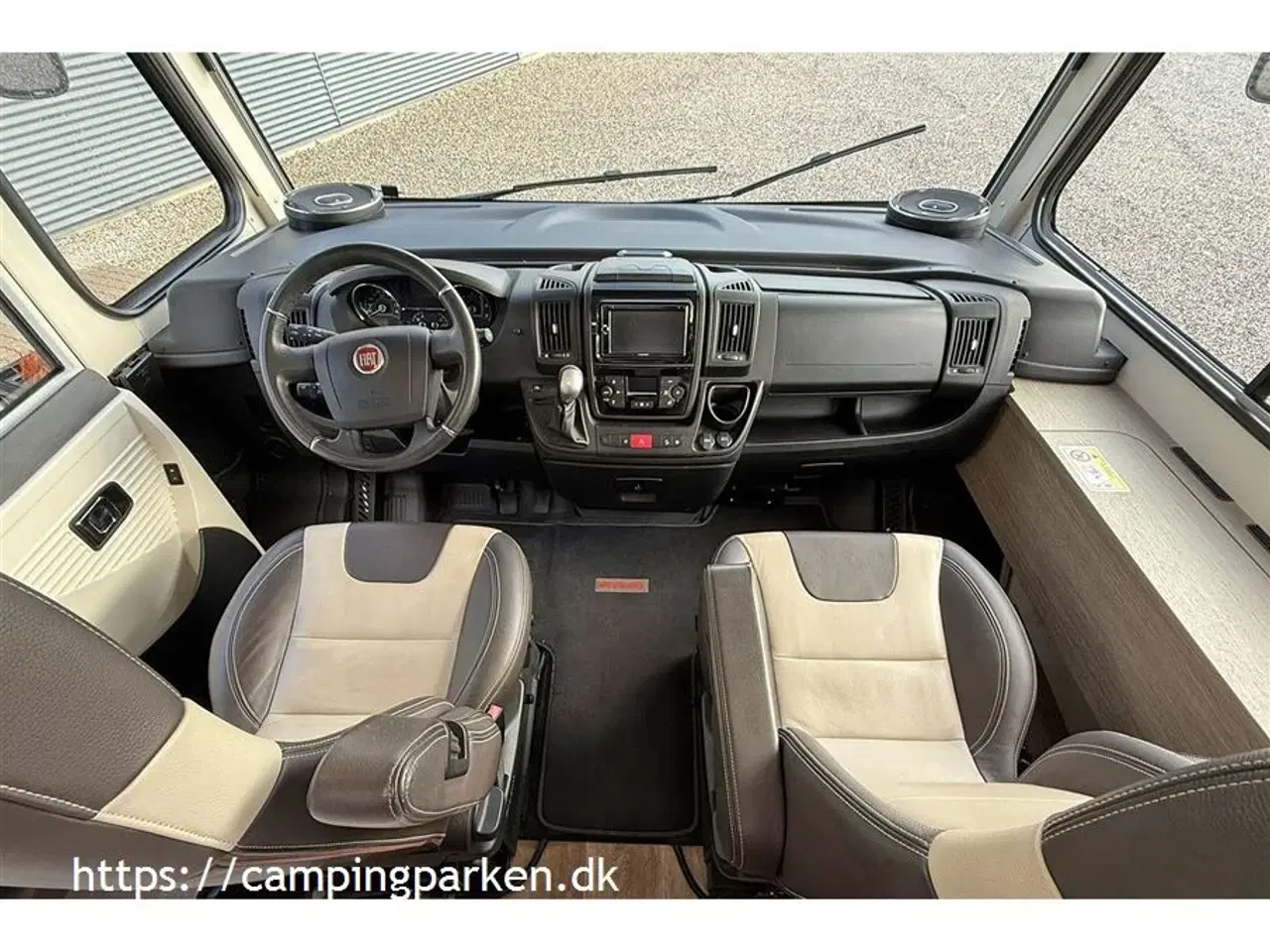 Billede 2 - 2018 - Dethleffs Magic Edition Silver   Dethleffs Magic Edition, kvalitetsvogn med eksklusivt udtryk, Automatgear, Hydrauliske støtteben og aircondition