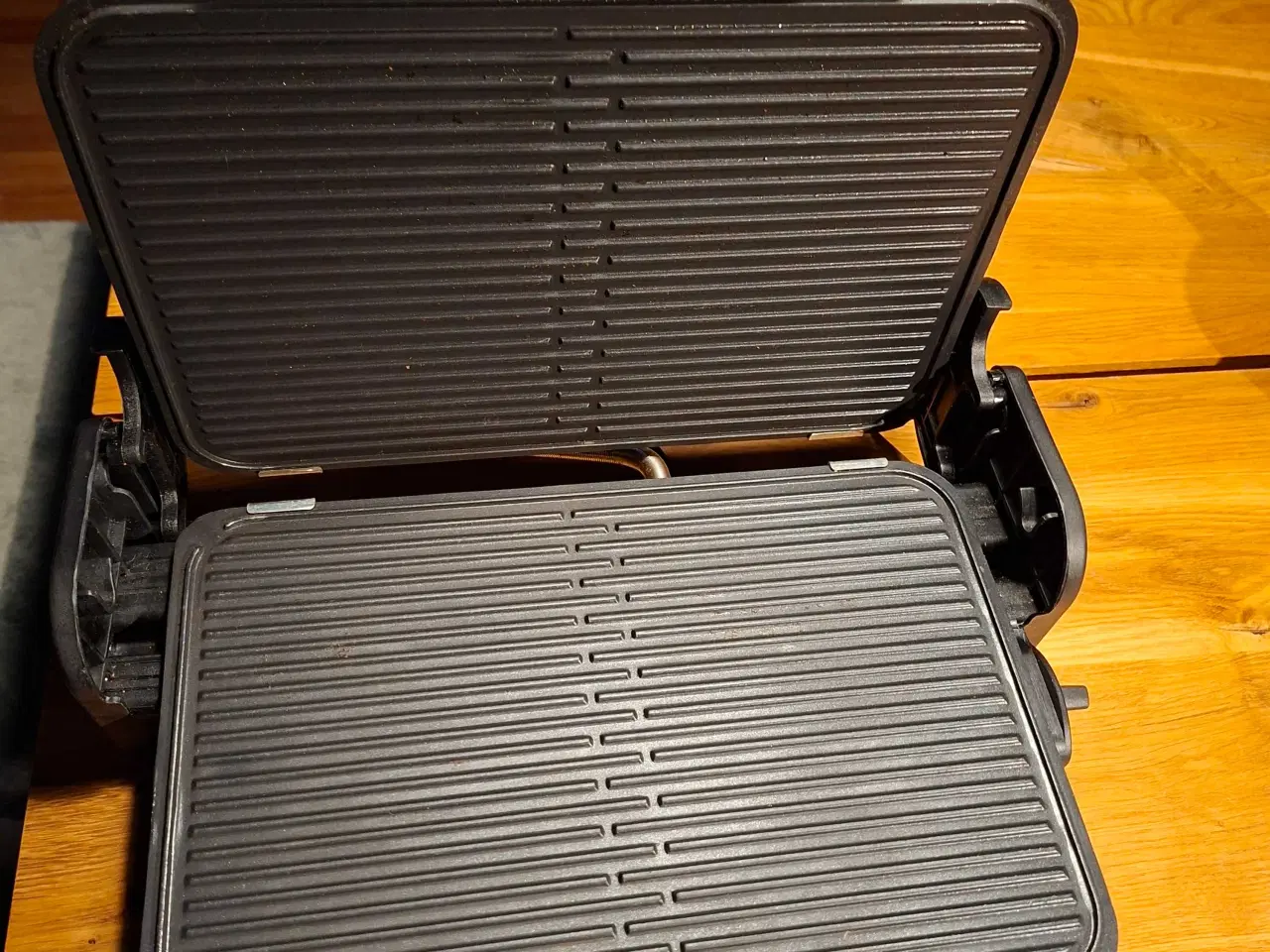 Billede 2 - Outwell bord grill