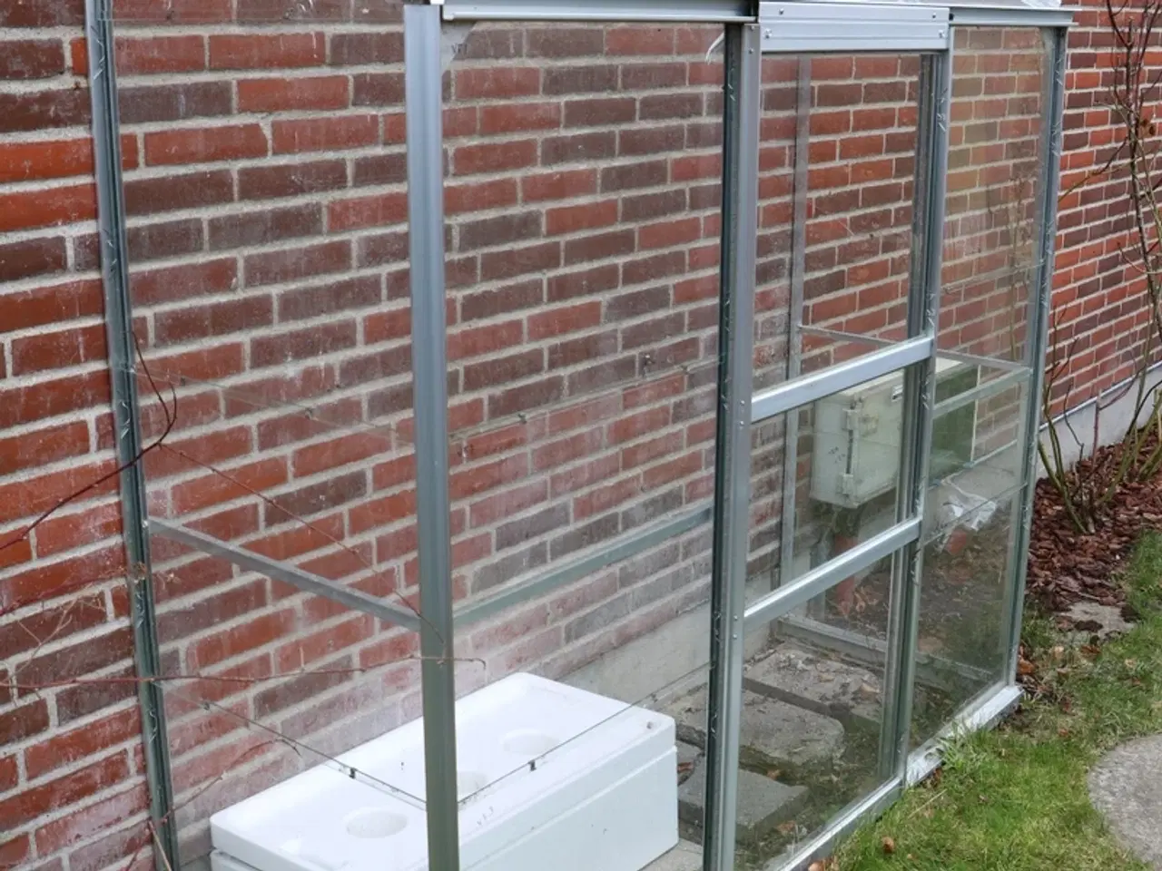 Billede 1 - Drivhus - montering på husvæg