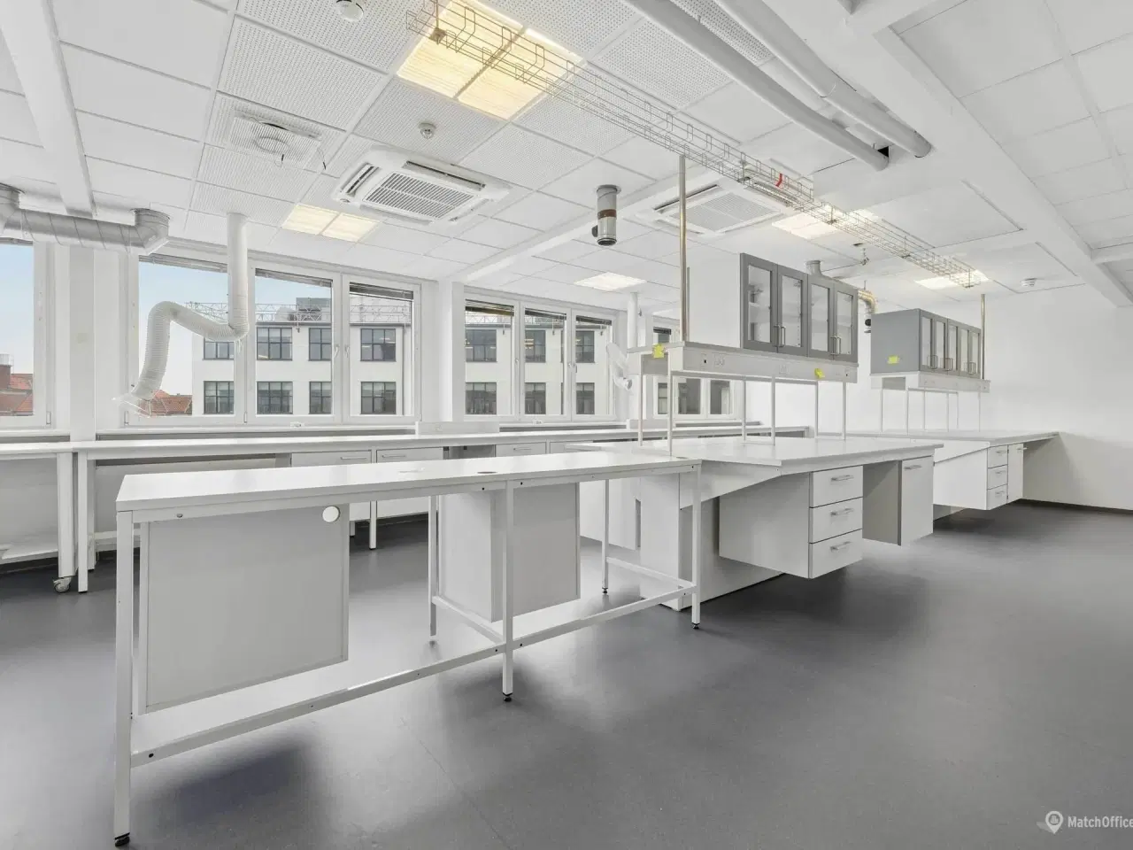 Billede 15 - Moderne og lyst laboratorium med kontor tæt på metro