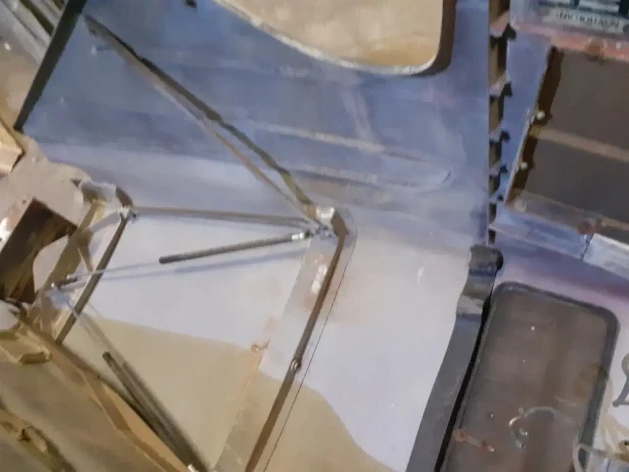 Billede 4 - New Holland G240 Motorhjelm 86500611