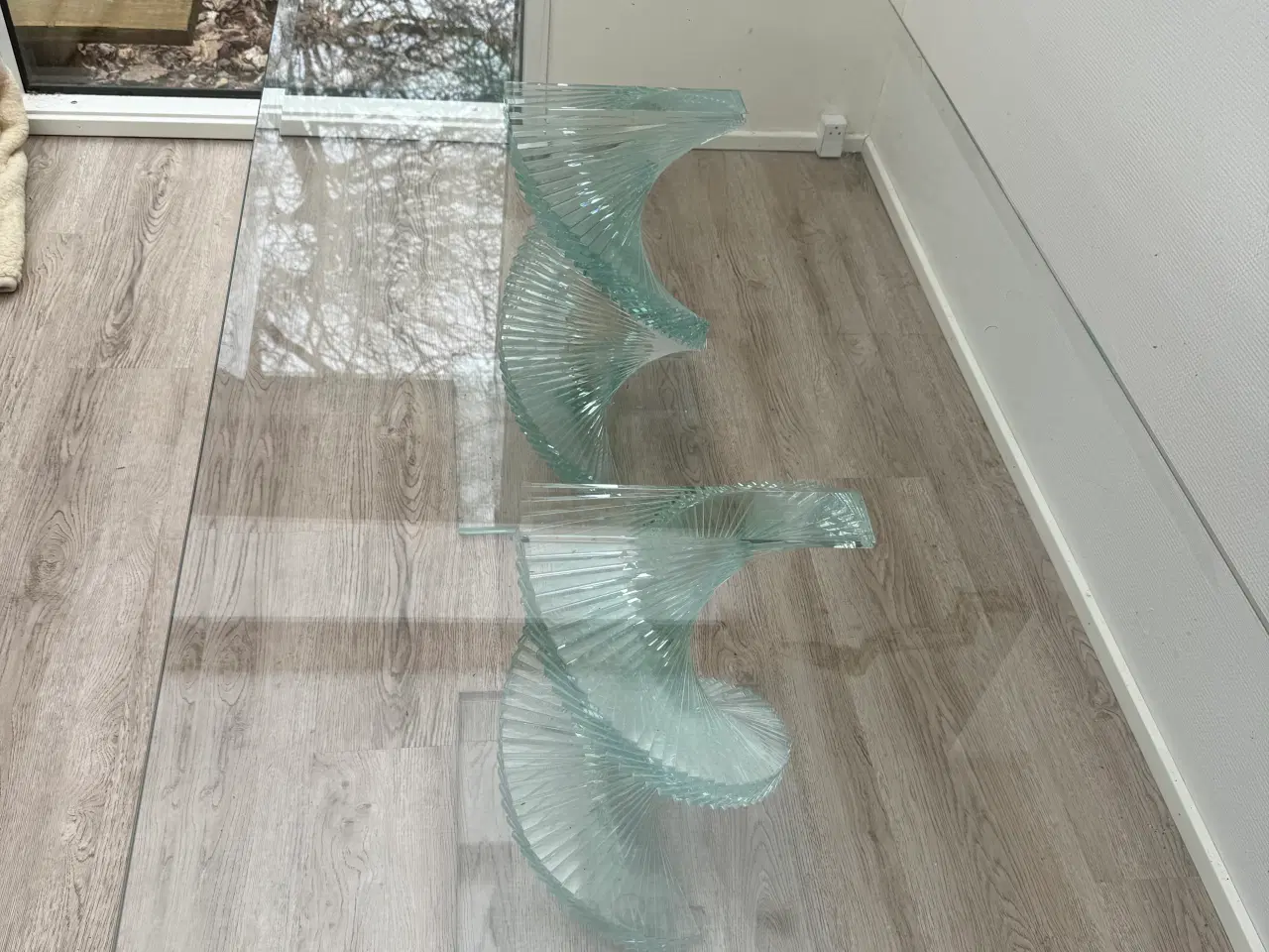 Billede 2 - Glas sofabord med spiral snoet ben