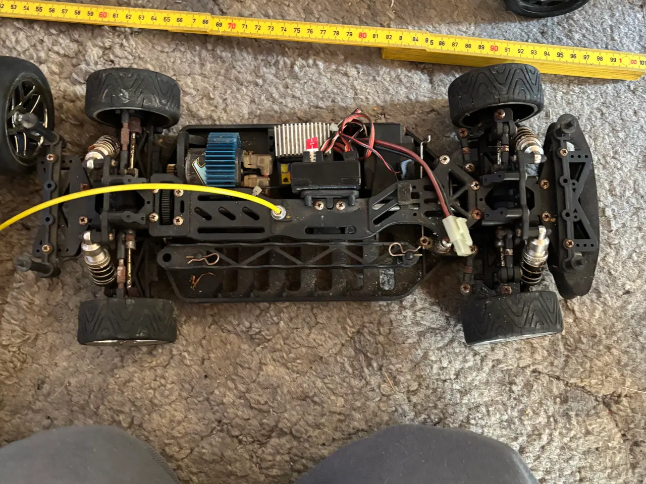 Billede 4 - 6 chassis med dele til fjernstyret biler sælges sa