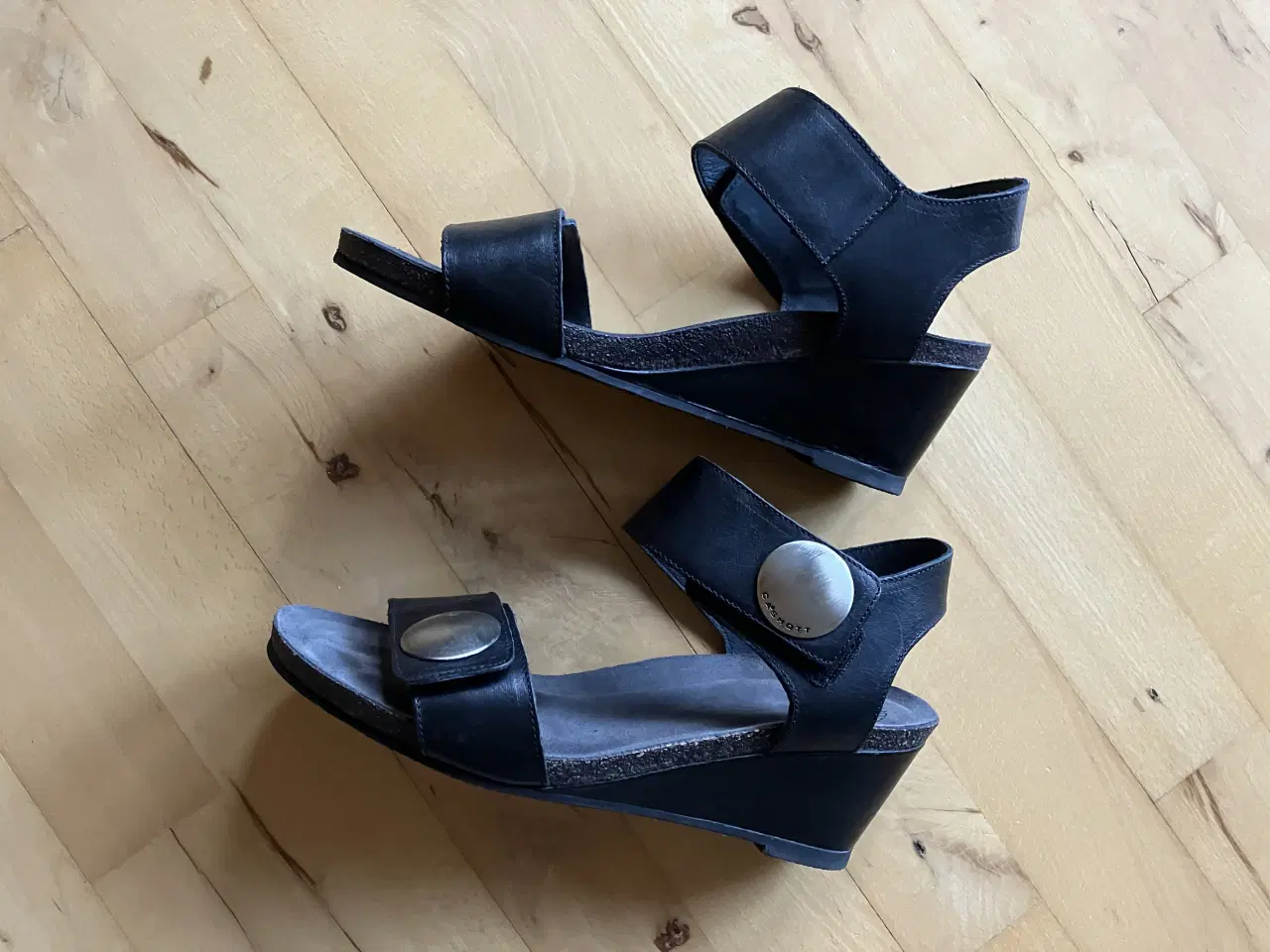 Billede 3 - Cashott Casava Button Sandaler.