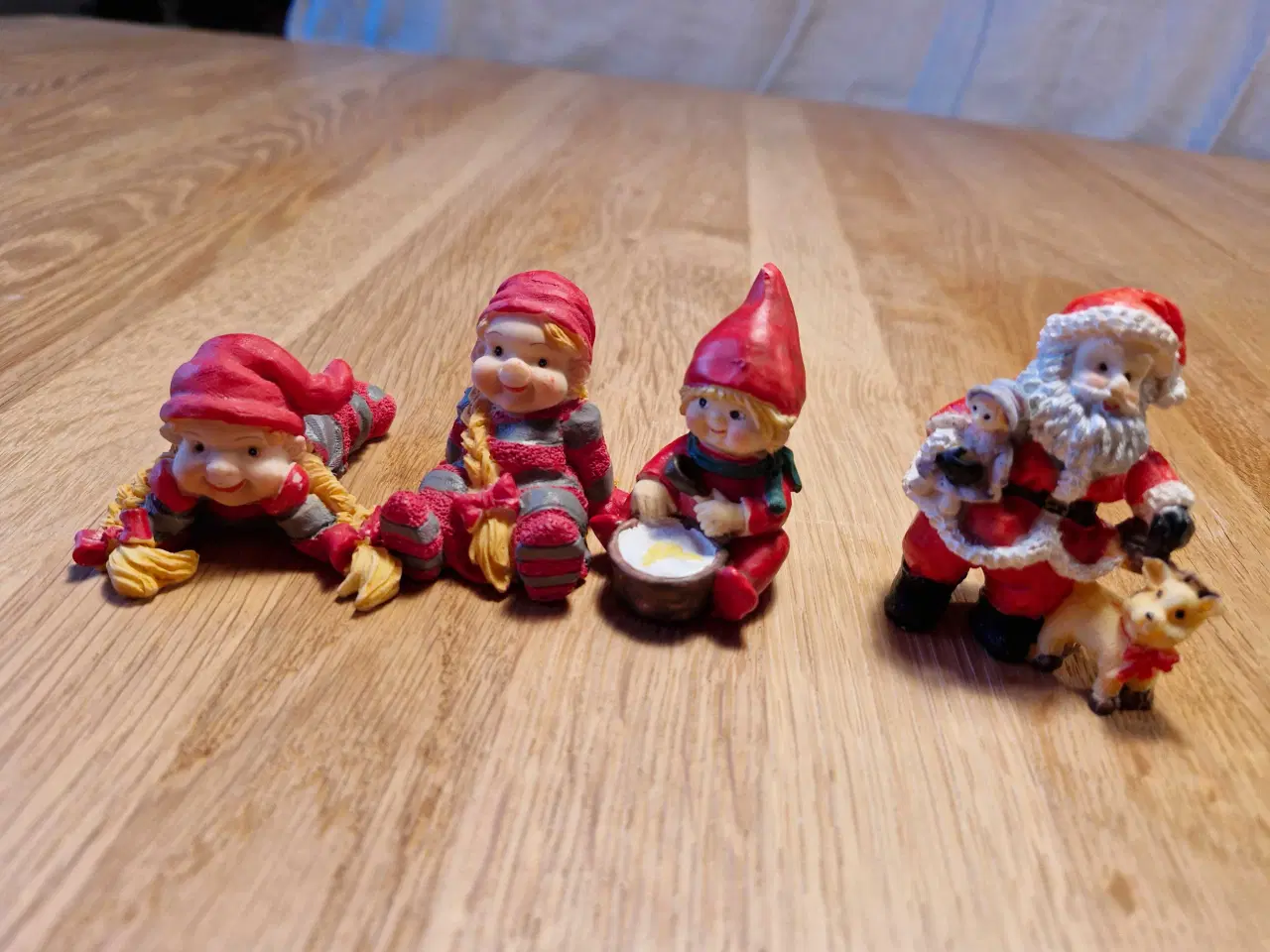 Billede 4 - Nr.2.  13 ældre nisse figurer 