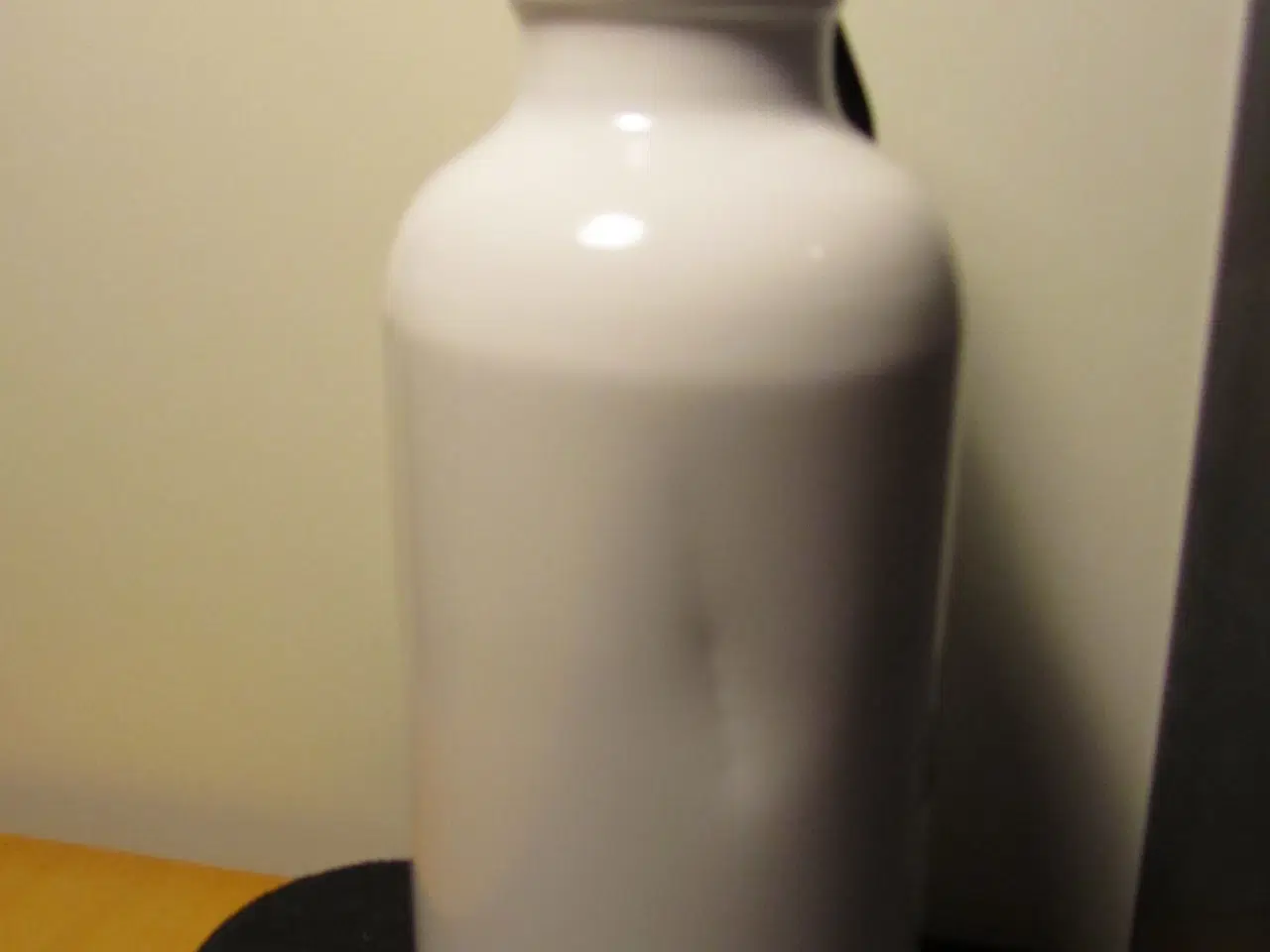 Billede 2 - BLAST drikkedunk i hvid.