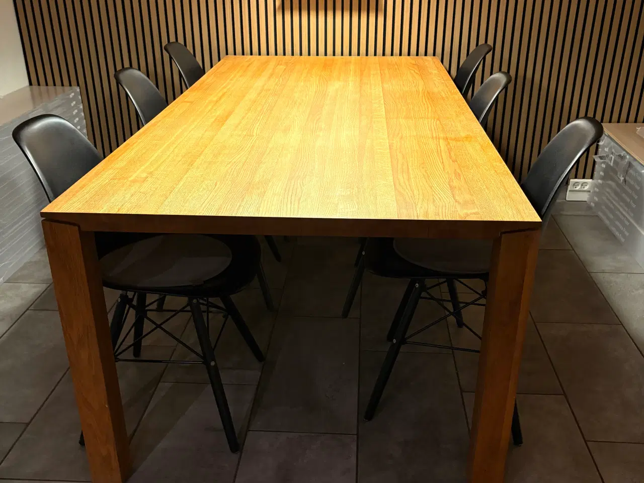 Billede 1 - Spisebord - massiv olieret eg