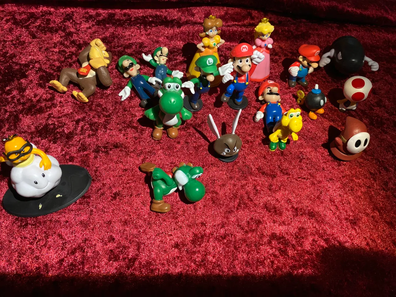 Billede 3 - figurer fra Super Mario