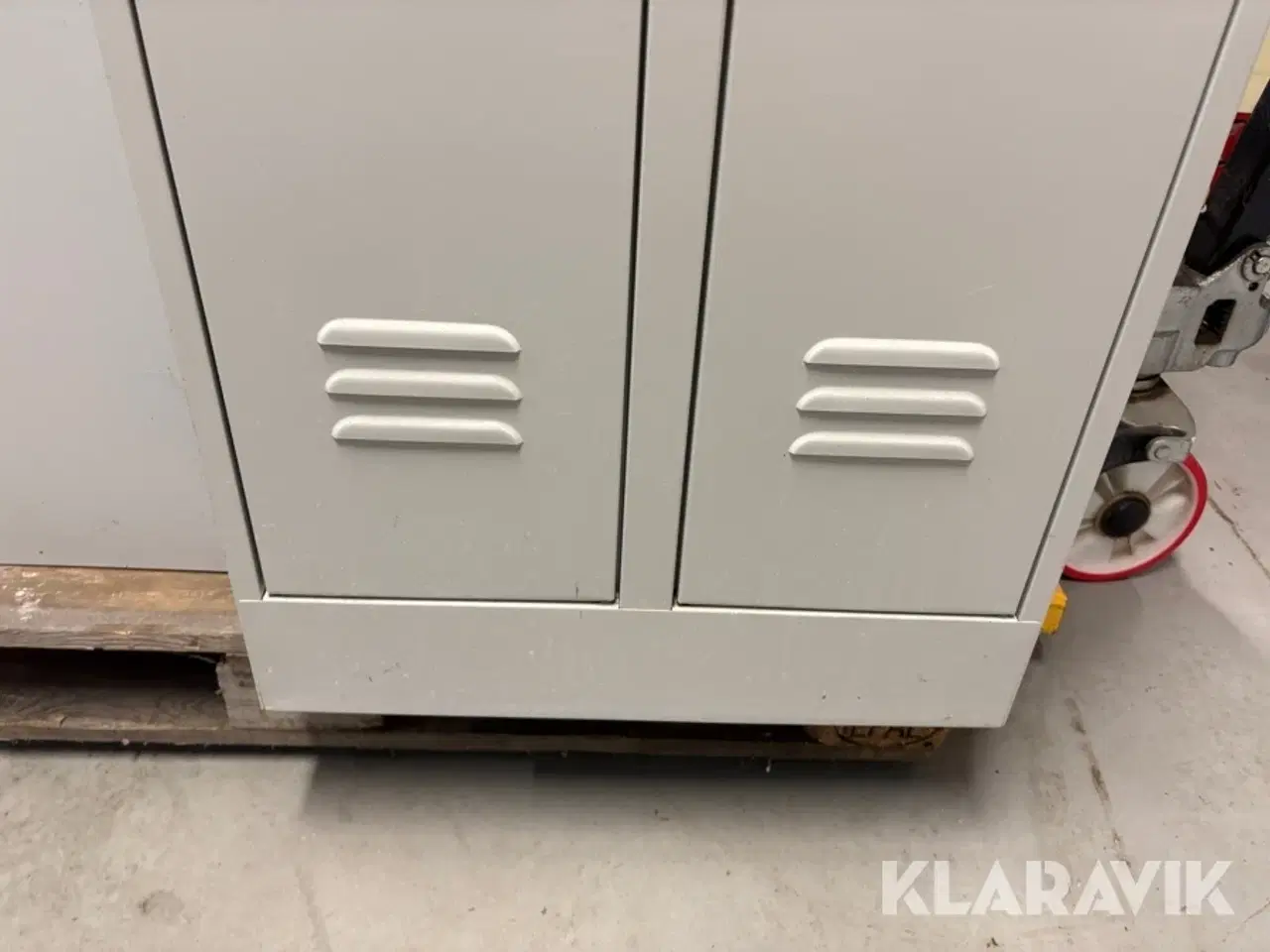 Billede 7 - Omklædningsskabe i stål 3 styk.