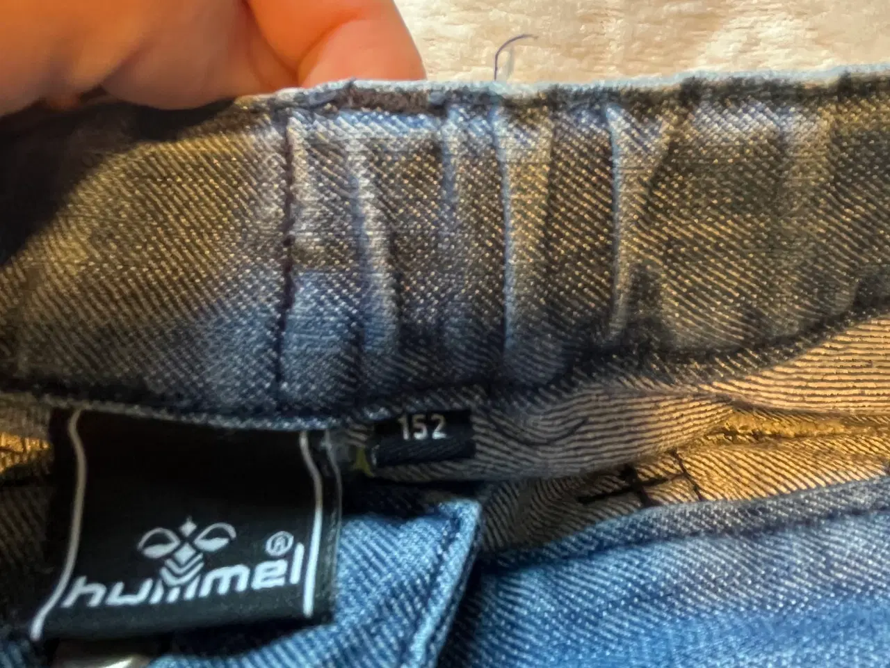 Billede 3 - Cowboybukser fra Hummel 