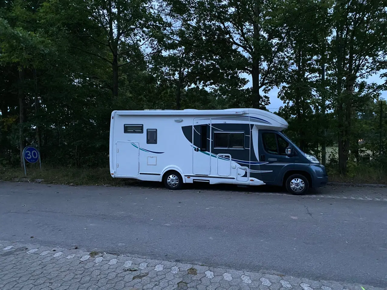 Billede 7 - 2013 Chausson Sweet Garage Autocamper