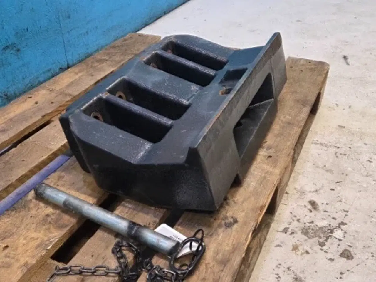 Billede 4 - Case Maxxum 145 Frontvægt Holder 82031499