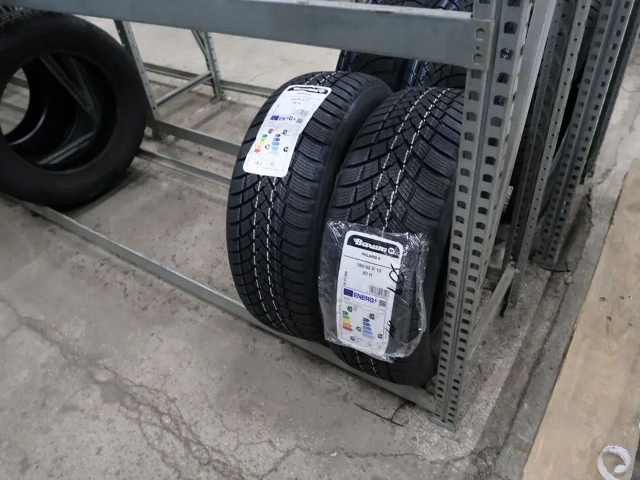 Billede 1 - 2 stk. dæk BARUM 185/55R15 82H