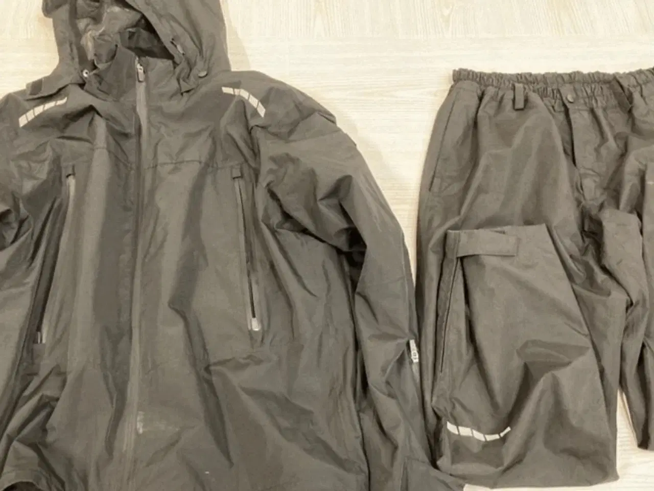 Billede 1 - Beklædning, blandet tøj.