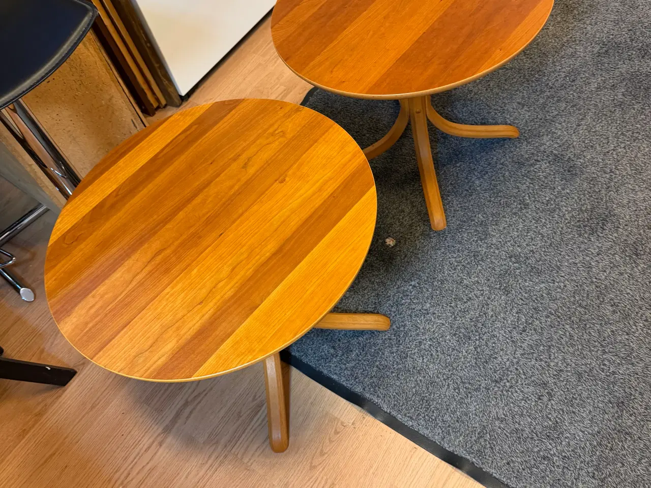 Billede 2 - 2 stk runde borde