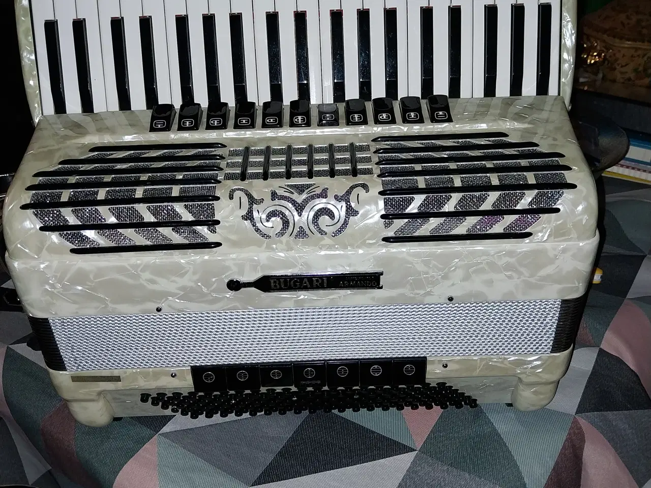 Billede 1 - Bugari Armando 