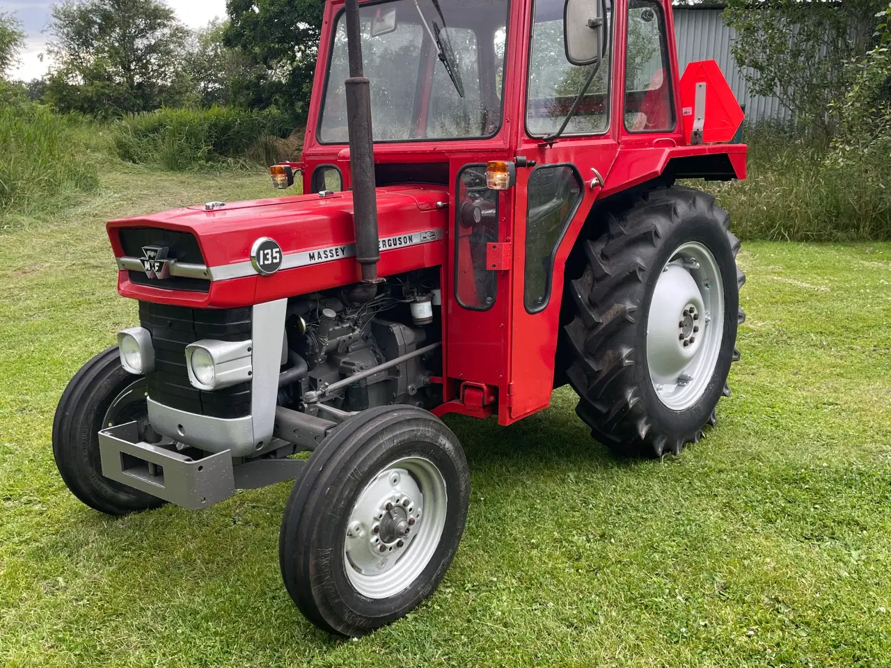 Billede 1 -  Massey Ferguson 135. Liebhaver traktor