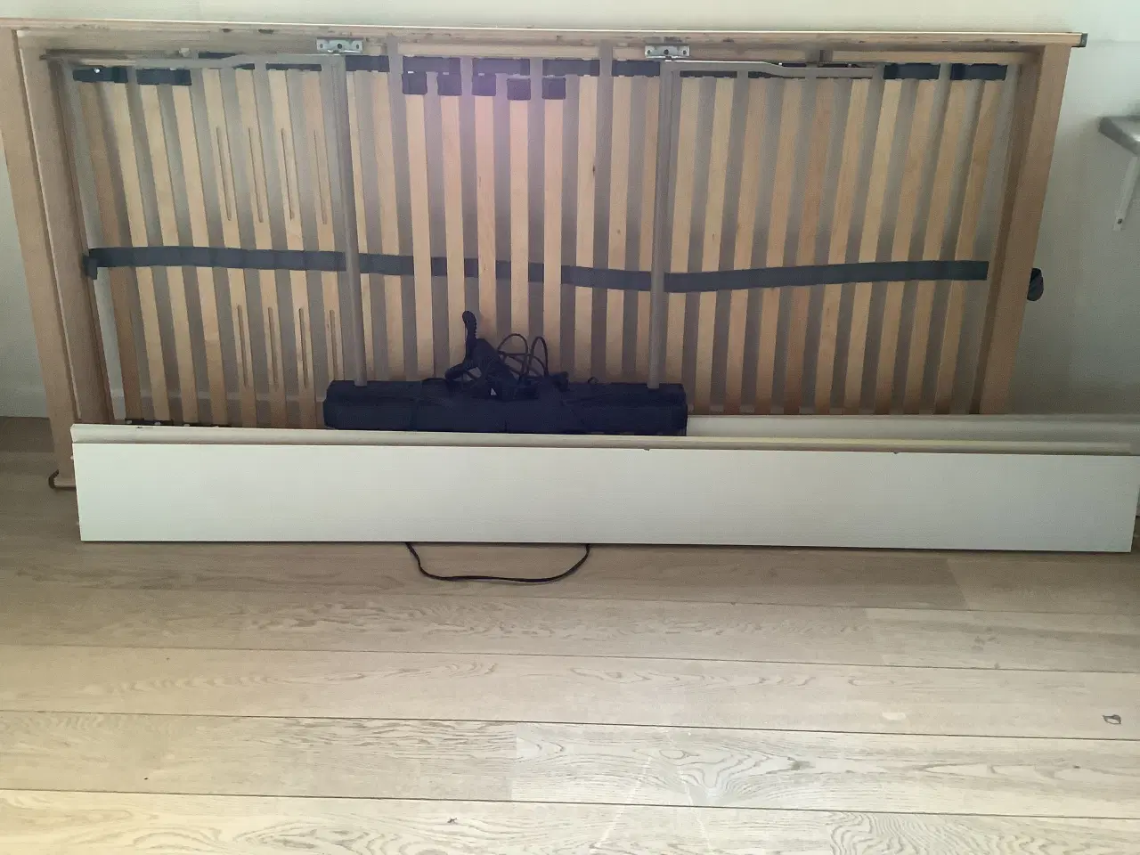 Billede 4 - Elevationsbund og sengeramme