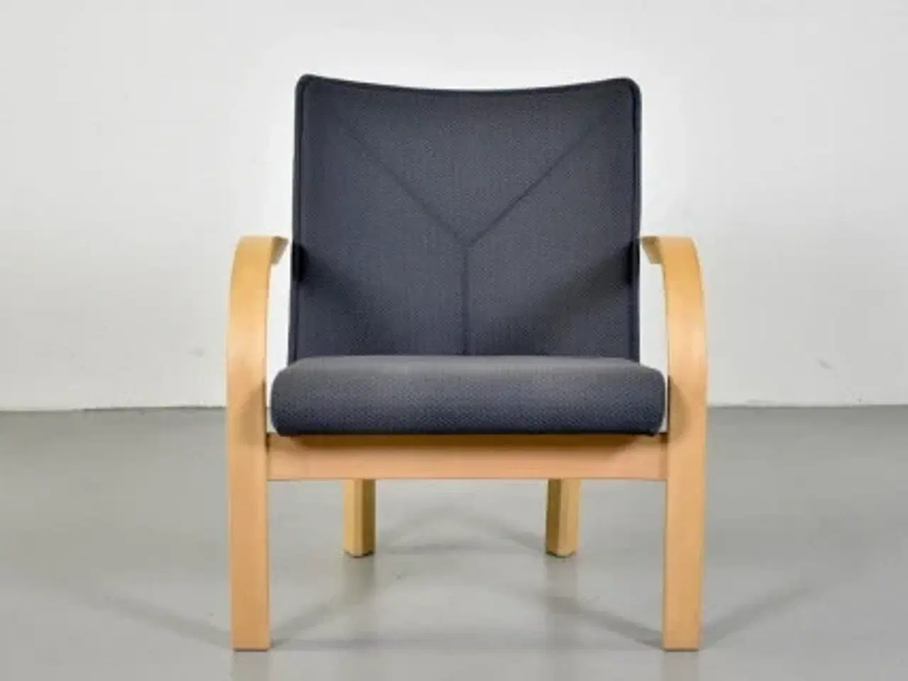 Billede 1 - Magnus olesen loungestol med grånistret polster og bøgestel