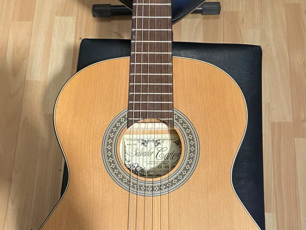 Billede 9 - 🎸 Salvador Cortez CC-06-JR – Klassisk 3/4 guitar 
