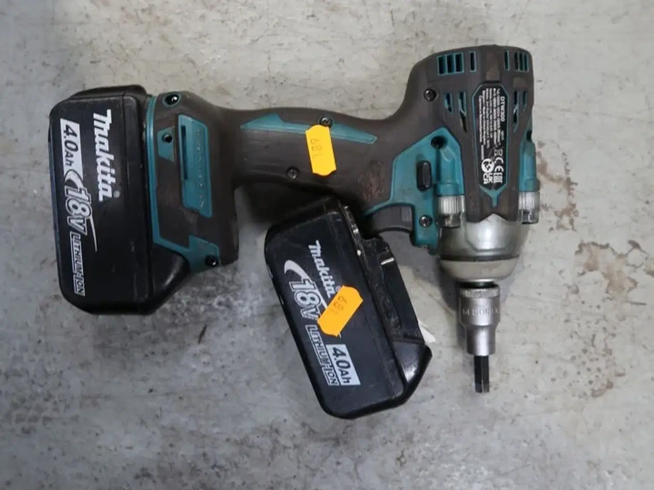 Billede 2 - Akku bore/skruemaskine MAKITA DTW300 med 2 stk. batterier