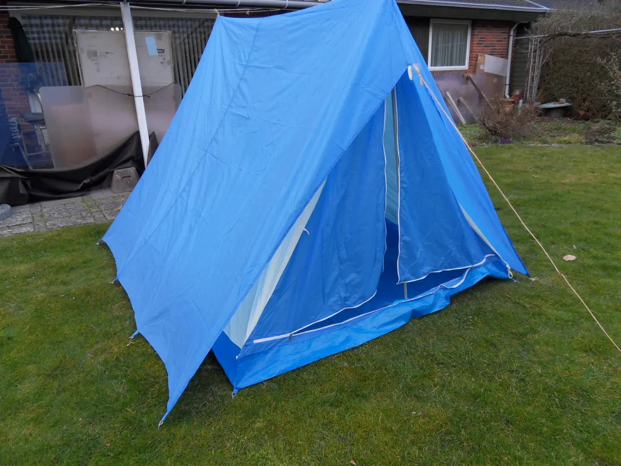 Billede 1 - Telt til 4 personer. + telt-igloo til 3 personer