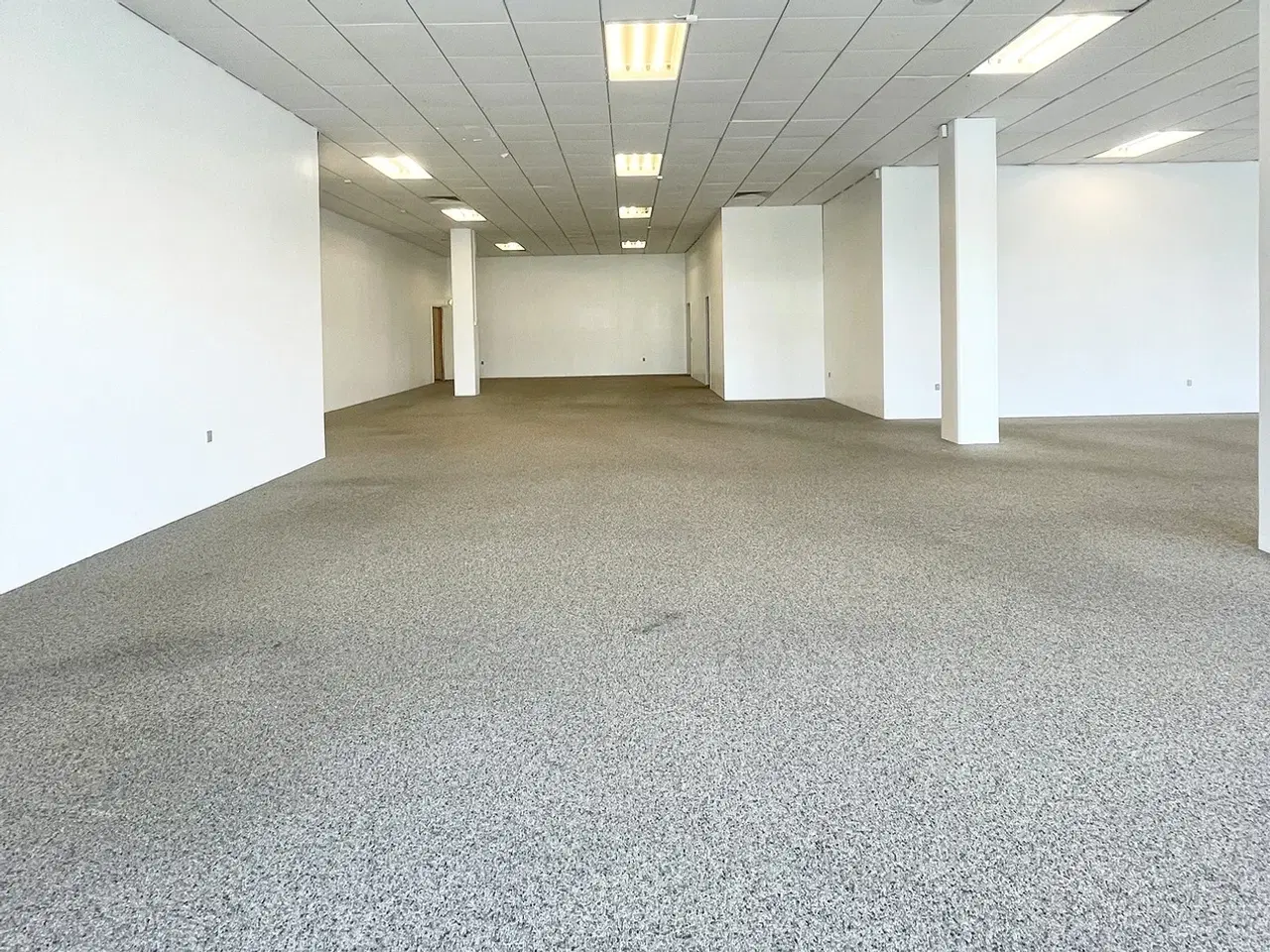 Billede 3 - Butik-/kontorlejemål på Sct. Olai Plads 1C. 9800 Hjørring