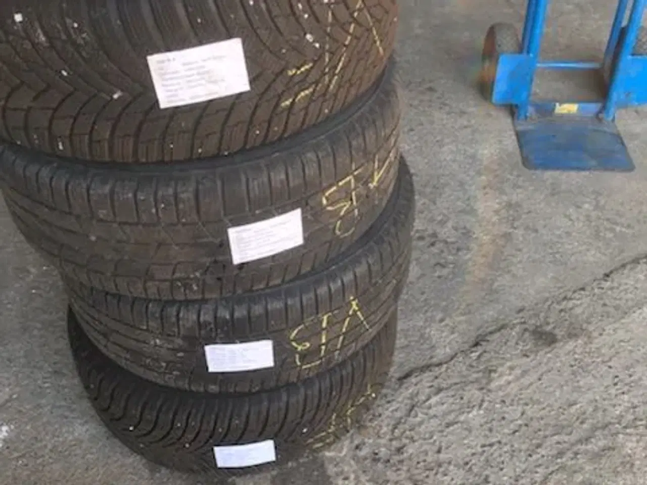 Billede 2 - BMW vinterdæk dæk Jeg har 4 stk med alufælge 225/5