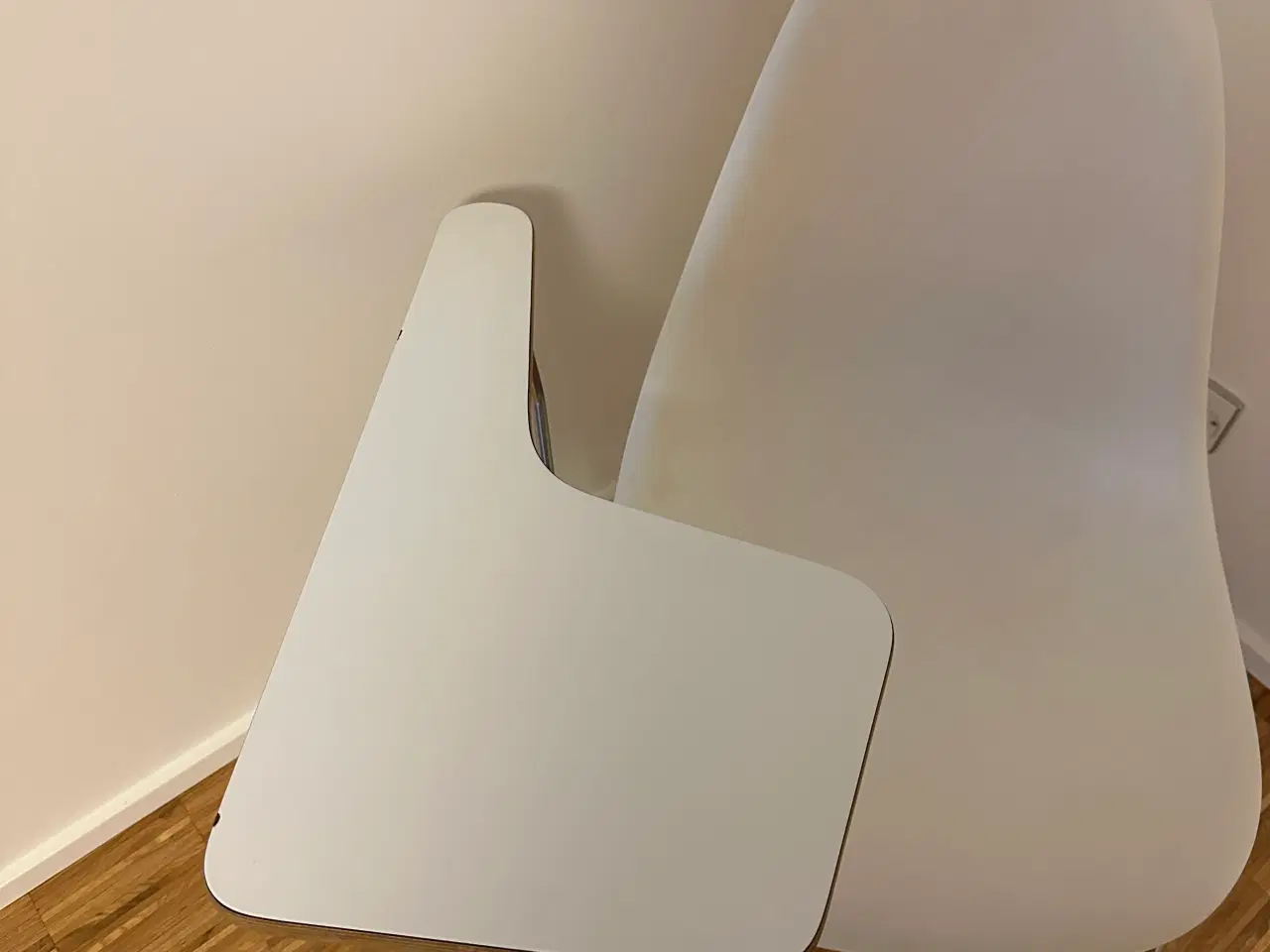 Billede 2 - Eames stol med bord
