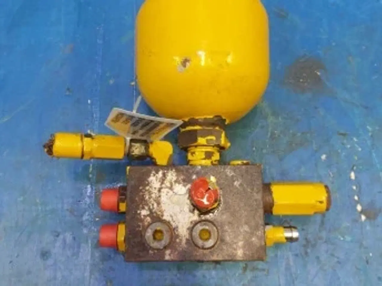 Billede 2 - Hydrema 906B Trykventil 243620