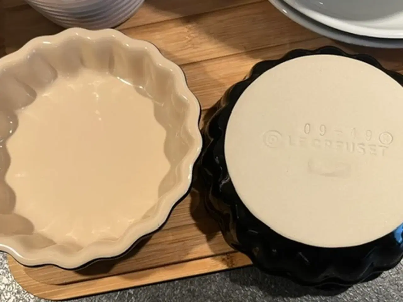 Billede 1 - 2 Le Creuset tærteforme diameter 13 cm sort/sand